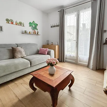 Appartement Au Ptit'bout de Ninette, 3 étoiles, centre ville et pourtant très calme, proche plages, Dog Friendly, parking privé *