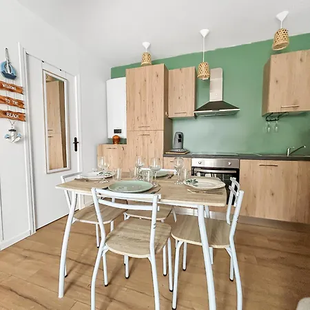 Au Ptit'bout de Ninette, 3 étoiles, centre ville et pourtant très calme, proche plages, Dog Friendly, parking privé * Royan